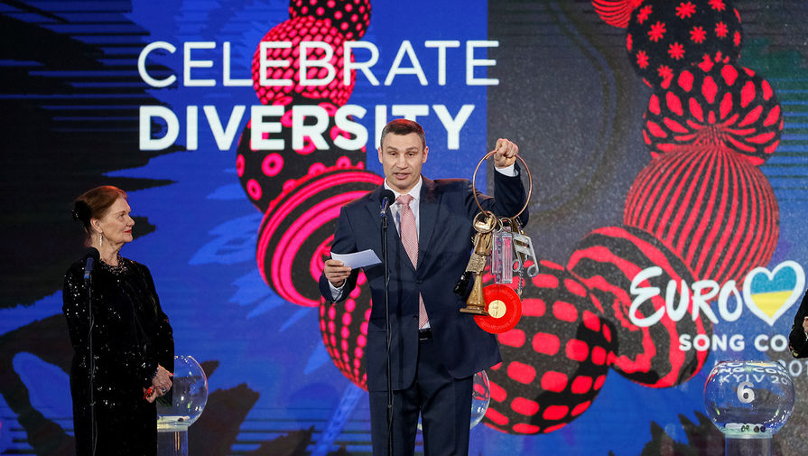 Мэр Стокгольма Ева Луиза Эрландссон Слорак передала мэру Киева Виталию Кличко символические ключи от «Евровидения-2017»