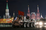 Бронетранспортер БТР-82А на репетиции военного парада на Красной площади, посвященного 73-й годовщине Победы в Великой Отечественной войне, 26 апреля 2018 года