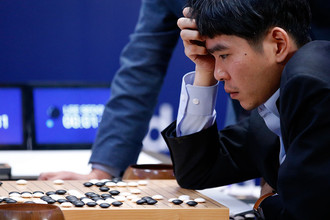 Корейский игрок в го Ли Седоль во время третьего матча против нейросети AlphaGo