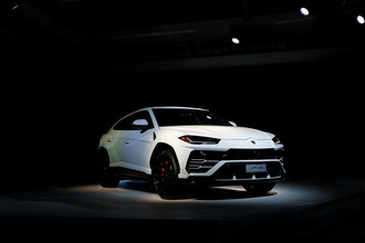 Кроссовер Lamborghini Urus на автосалоне в Детройте, январь 2018 года