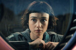 <b>«Чужой: Земля» (Alien: Earth) — 1 сезон, созд. Ной Хоули</b>
<br><br>
<b>Где и когда смотреть:</b> с 12 августа на FX и Hulu
<br><br>
Сериальный спин-офф хоррор-франшизы «Чужой», действие которого разворачивается за два года до событий оригинального фильма Ридли Скотта с Сигурни Уивер в главной роли. У руля проекта стоит шоураннер сериалов «Фарго» и «Легион» Ной Хоули, в актерский состав вошли Сидни Чендлер («Не беспокойся, дорогая», «Шугар»), Алекс Лоутер («Конец ***го мира»), и Тимоти Олифант («Крик 2», «Дэдвуд»).

