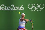 Россиянка Светлана Кузнецова завершила свое выступление на Олимпийском теннисном турнире в одиночном разряде, уступив в 1/8 финала британке Йоханне Конте со счетом 6:3, 5:7, 5:7