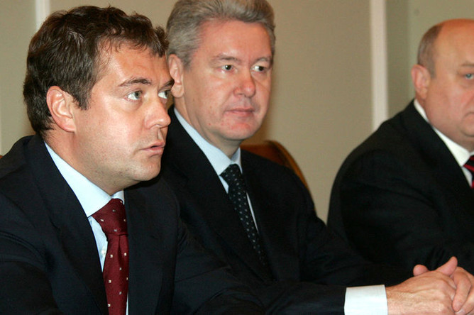 Первый зампред правительства России Дмитрий Медведев, глава администрации президента Сергей Собянин и премьер-министр Михаил Фрадков на заседании Совбеза в Ново-Огарево, 2005 год