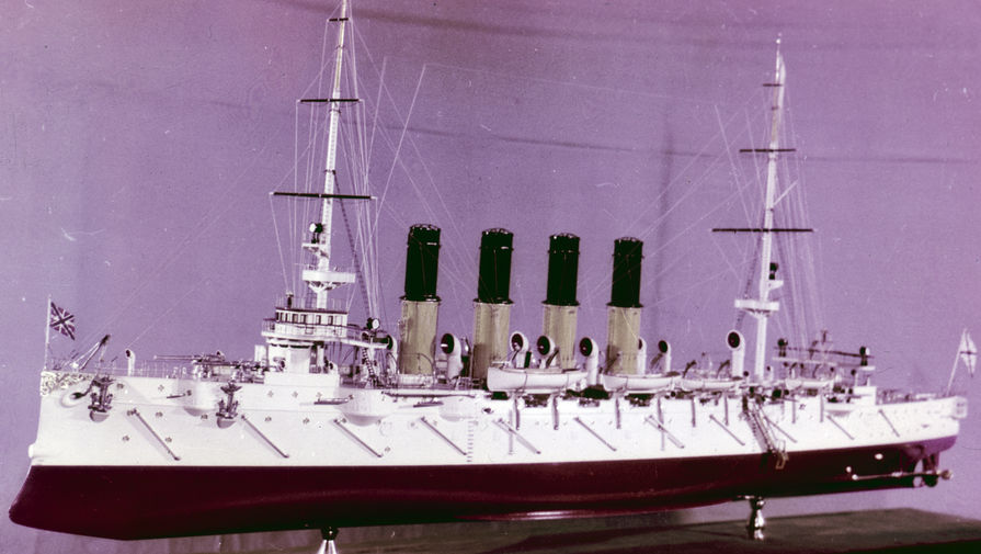 Модель крейсера I ранга «Варяг». Изготовлена из дерева и металла на заводе Крампа (США).