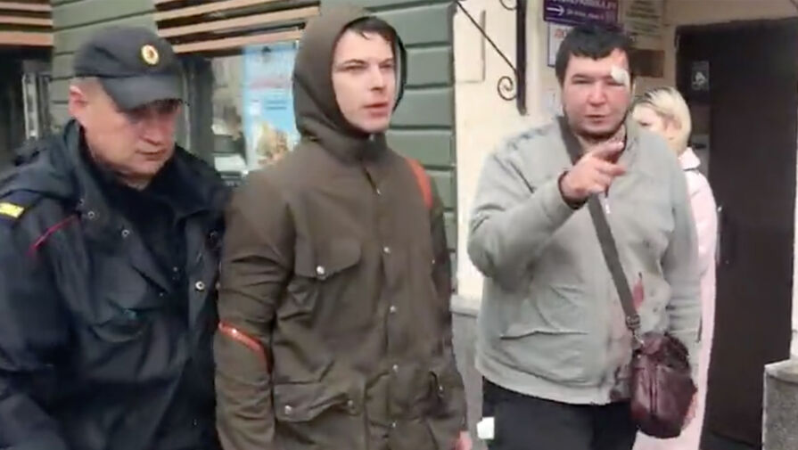 В центре Москвы шесть человек избили мужчину, который не дал им деньги на алкоголь