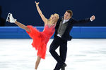 Екатерина Боброва и Дмитрий Соловьев (Россия) выступают в командном турнире, XXII зимние Олимпийские игры в Сочи
