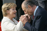 Федеральный канцлер Германии Ангела Меркель и Экс-президент Франции Жак Ширак во Франции, 2006 год 