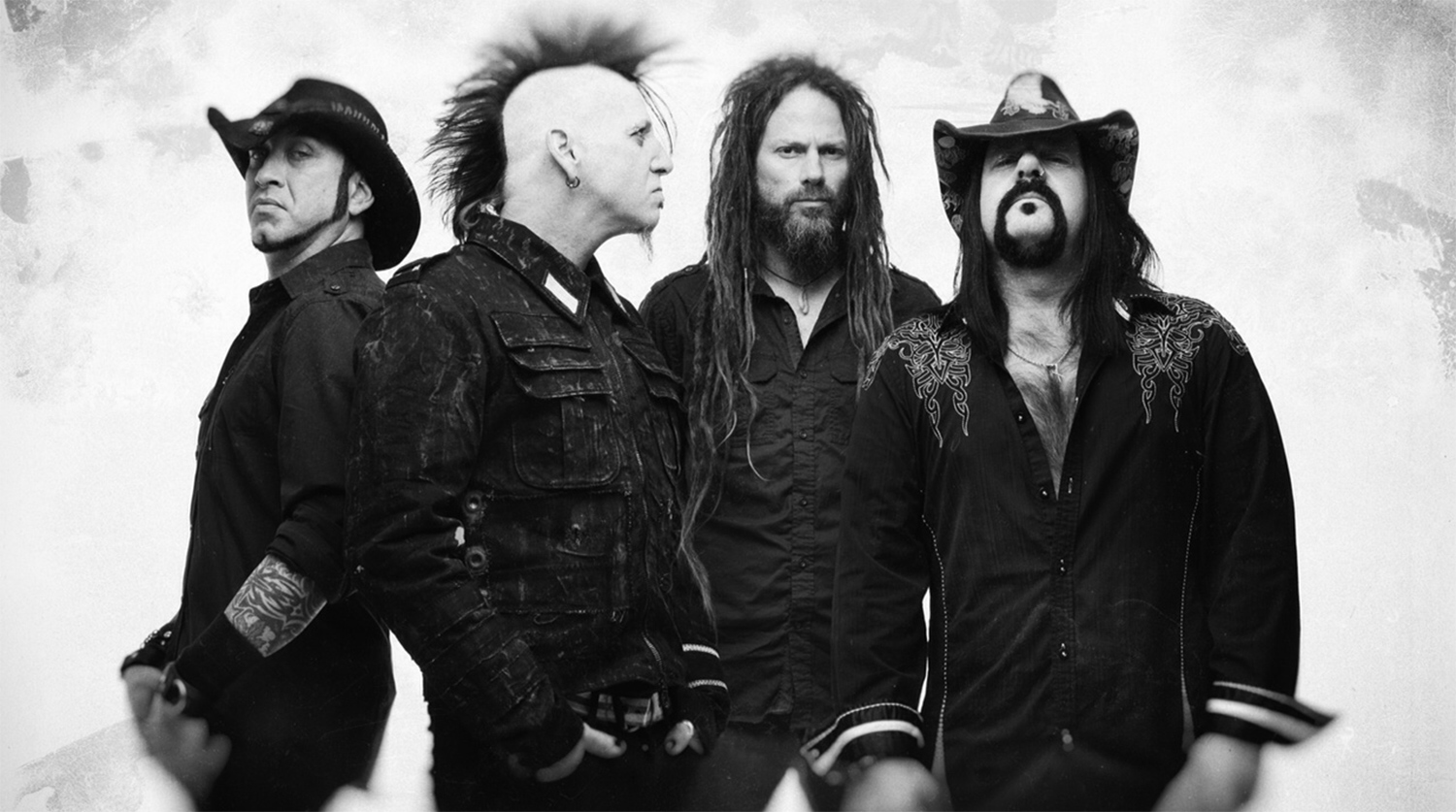 Винни Пол (справа) в составе группы Hellyeah