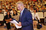 Джордж Сорос перед началом выступления в университете Фудань в Шанхае, 2009 год
