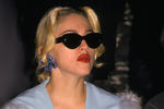 Мадонна во время показа Thierry Mugler в Париже, 1990 год 