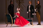 Балерина Ульяна Лопаткина во время репетиции одноактного балета «Маргарита и Арман» на сцене Мариинского театра, 2014 год 