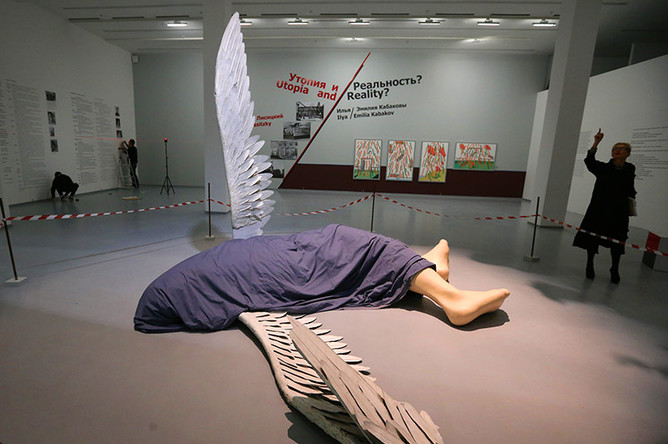 В Мультимедиа Арт Музее открылась масштабная выставка «Утопия и реальность? Эль Лисицкий, Илья и Эмилия Кабаковы»