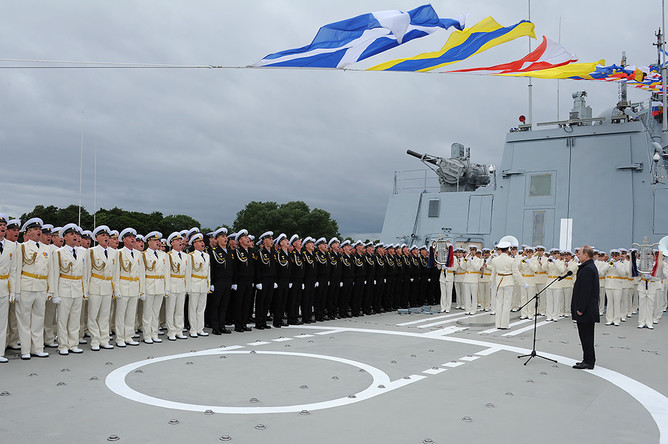 Президент России Владимир Путин на праздновании Дня Военно-морского флота России в Балтийске