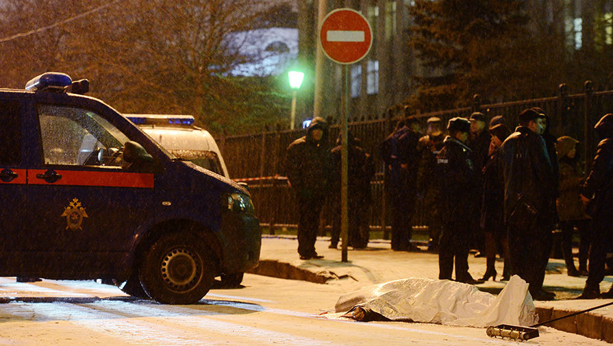 Ситуация на&nbsp;месте происшествия в&nbsp;центре Москвы на&nbsp;улице Солянка, где неизвестный из&nbsp;автомобиля застрелил мужчину
