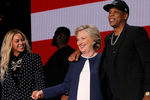 Рэпер Jay-Z и певица Бейонсе поддерживали Хиллари Клинтон в президентских выборах США. 4 ноября 2016 года в рамках кампании в Кливленде в Огайо состоялся их концерт 