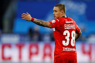 Защитник Андрей Ещенко