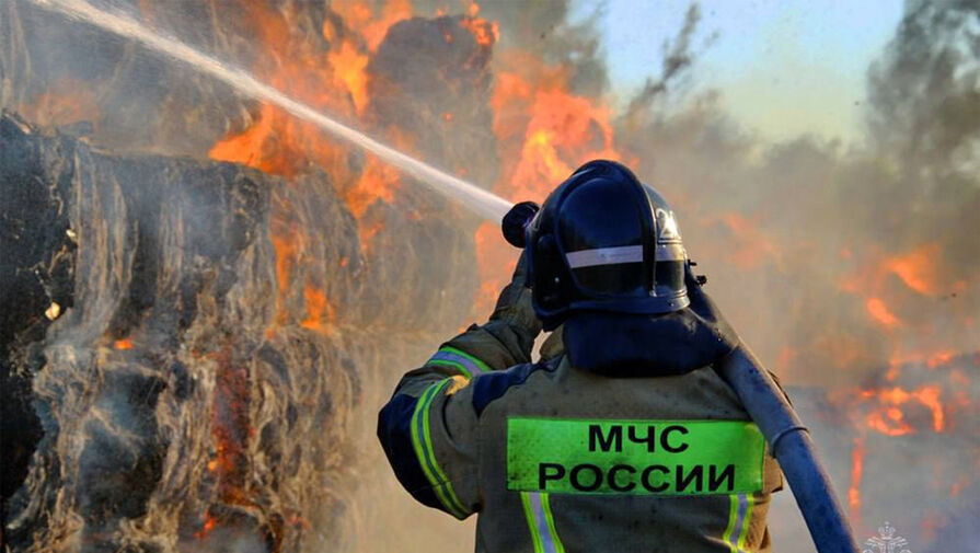 В Ростове-на-Дону локализован пожар на складе МВД 