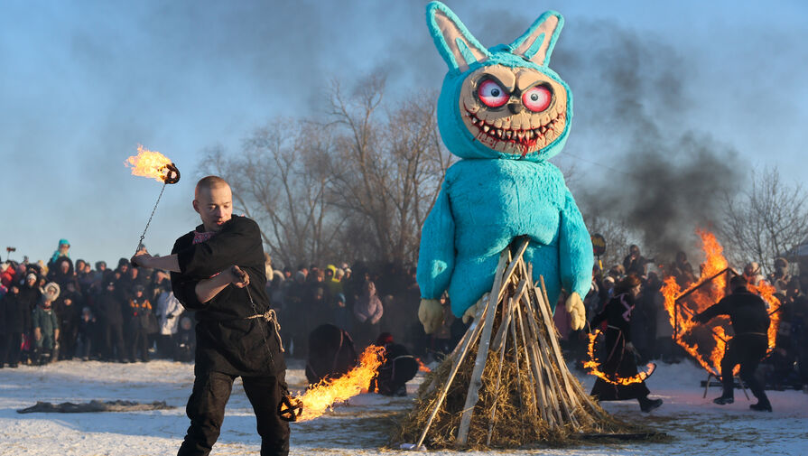 В РПЦ предостерегли от вхождения в раж при сжигании чучела Масленицы