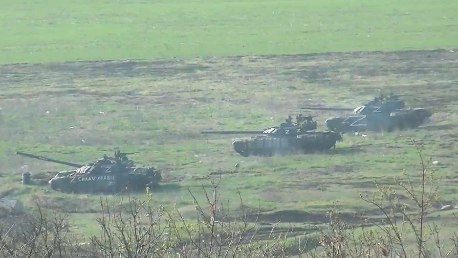 Минобороны РФ опубликовало видео работы танков по позициям ВСУ