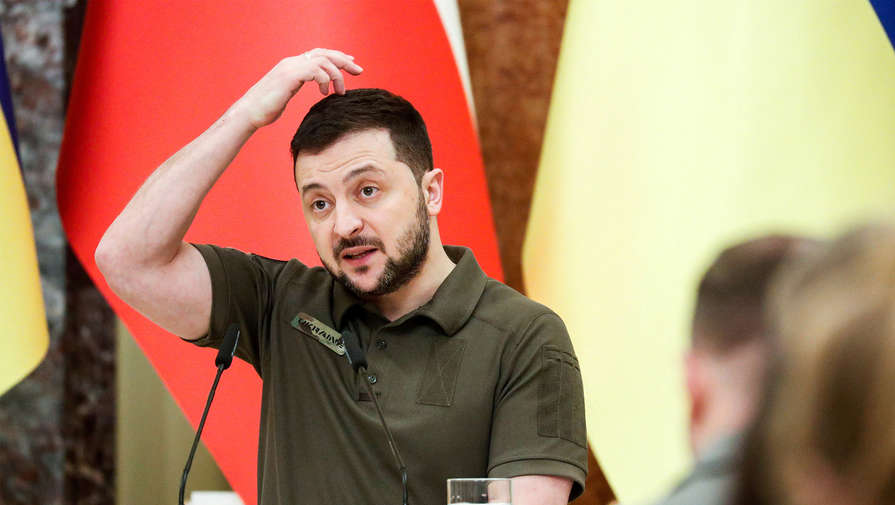На Украине создали петицию с требованием к Зеленскому одеваться в деловом стиле