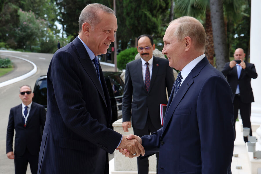 Президент РФ Владимир Путин и президент Турции Реджеп Тайип Эрдоган во время встречи в Сочи, 2022 год