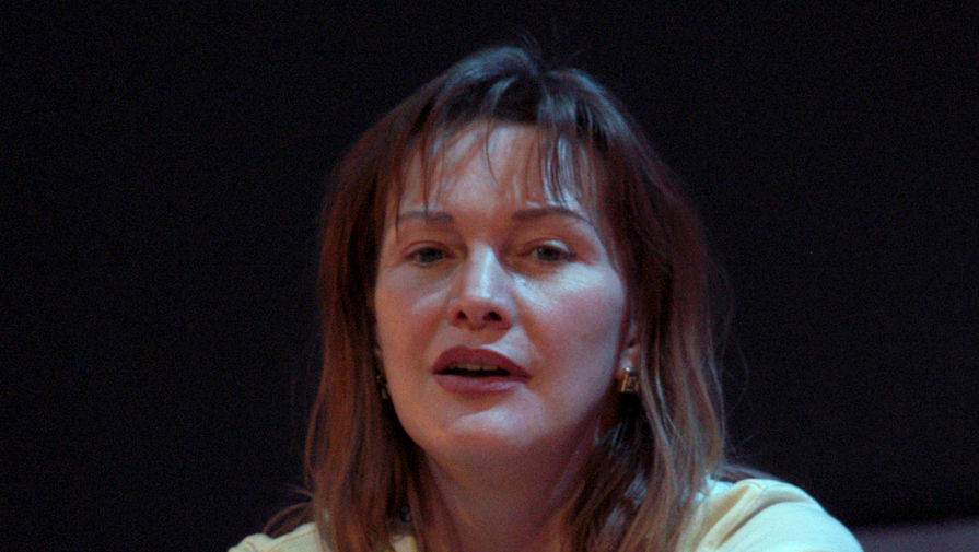 Елена Проклова пожаловалась, что редко встречает Новый год с семьей