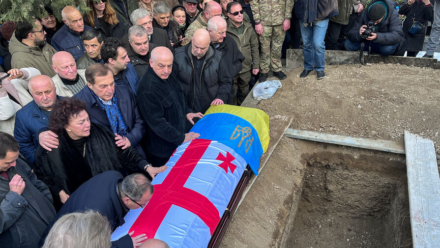 Кикабидзе похоронили на Верийском кладбище в Тбилиси