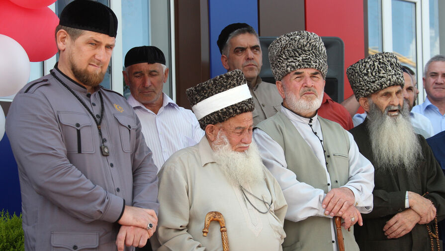 "Вы давно у нас не были, старейшины ругаются": Кадыров позвал Путина в Чечню
