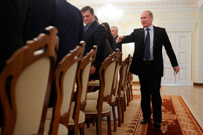 Владимир Путин во время заседания наблюдательного совета АСИ