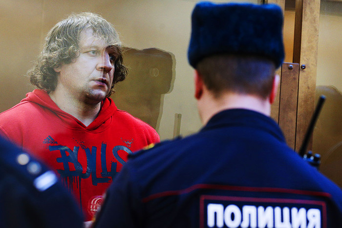 Боец смешанных единоборств Александр Емельяненко перед началом заседания в Симоновском суде