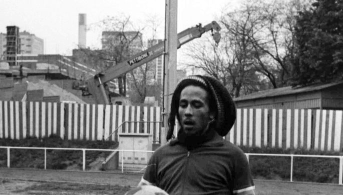 В июле 1977 года у Марли была обнаружена злокачественная меланома на большом пальце ноги. Он...