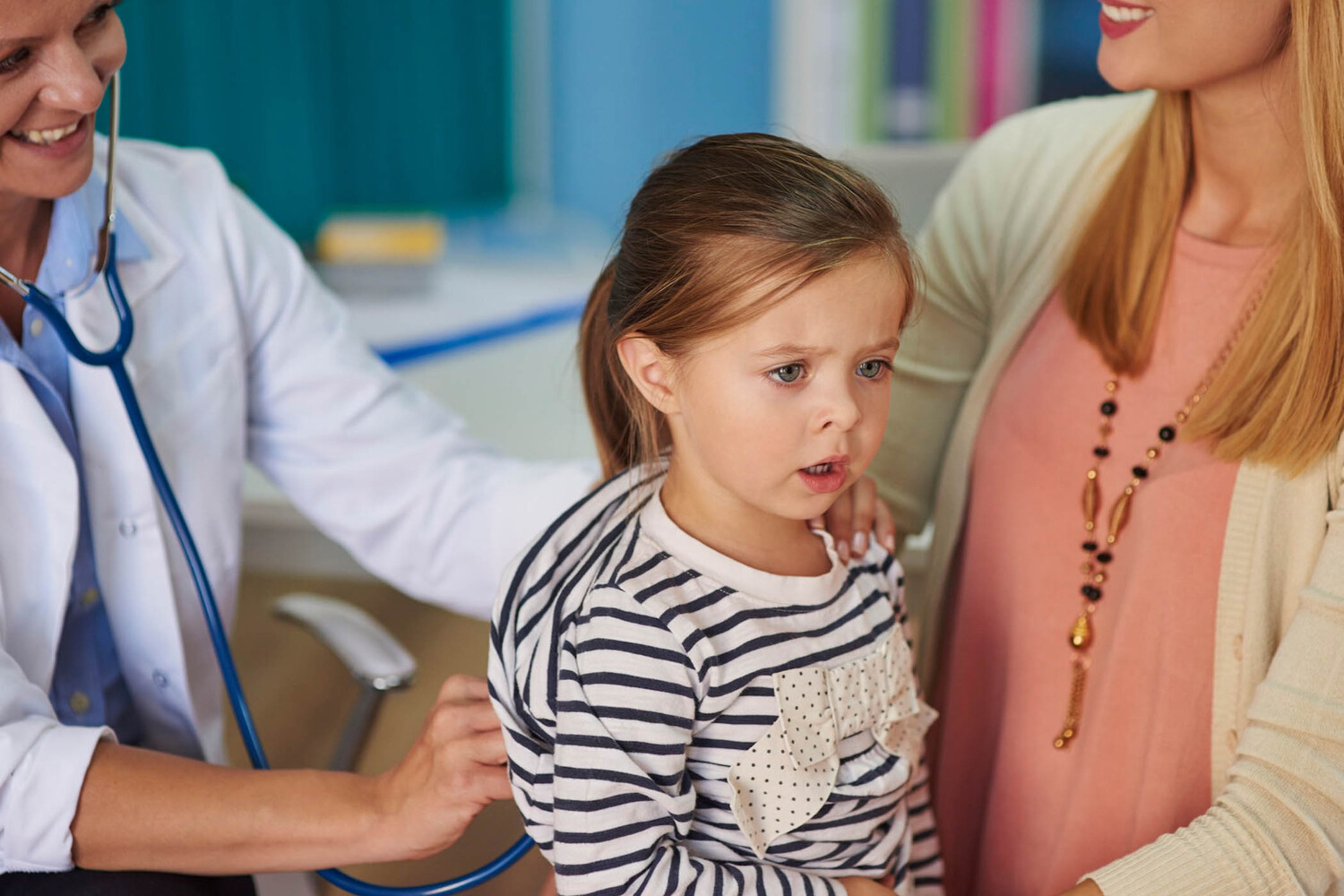 Сухой кашель у ребенка: как понять причины и назначить лечение