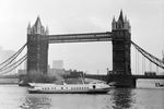 1975 год. Судно на подводных крыльях советского производства «Комета» у Тауэрского моста в Лондоне