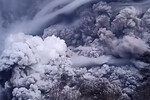 Извержение вулкана Шивелуч в Усть-Камчатском районе на Камчатке, 11 апреля 2023 года