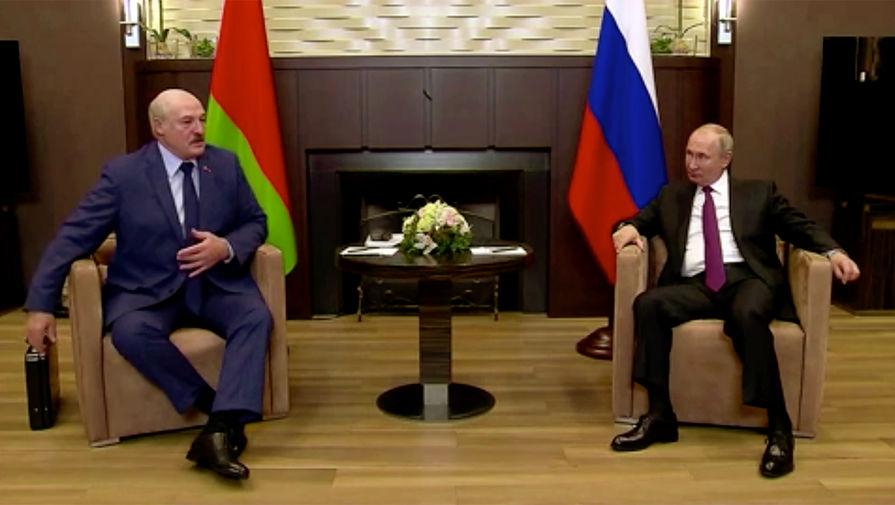 Лукашенко рассказал о содержимом "черного чемоданчика" и о переговорах с Путиным