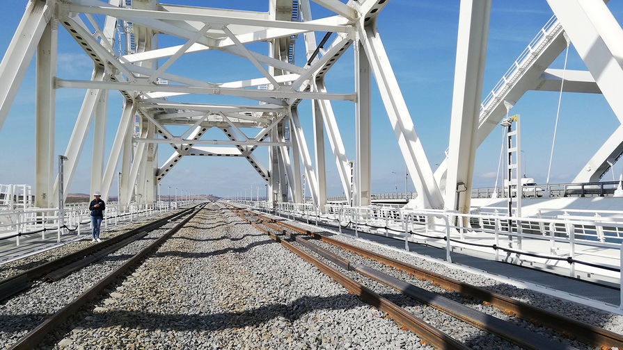 Вид на&nbsp;железнодорожную часть Крымского моста, 24 сентября 2019 года