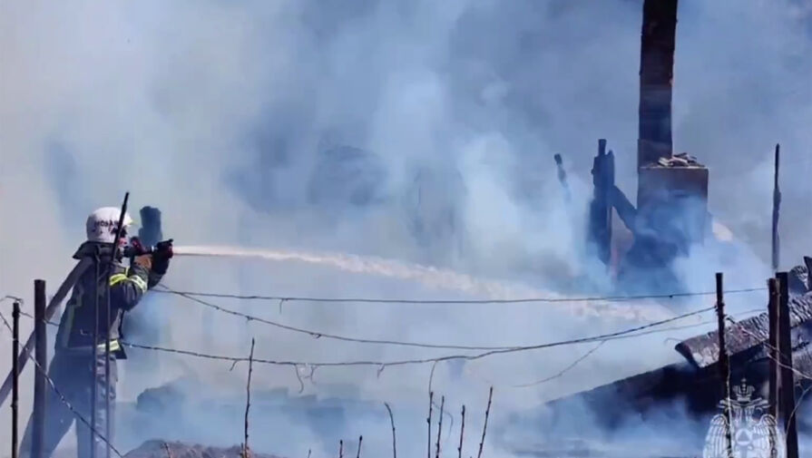 Пожарные локализовали огонь в СНТ в Забайкалье