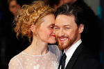 Джеймс Макэвой с женой на церемонии вручения кинопремий BAFTA в Лондоне