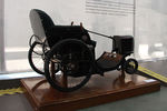Одна из первых в мире инвалидных колясок на электрическом ходу, произведённая в Англии, была подарена Ленину. (1920 г)