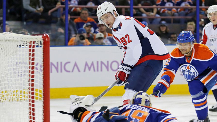 Евгений Кузнецов сделал первый хет-трик в НХЛ