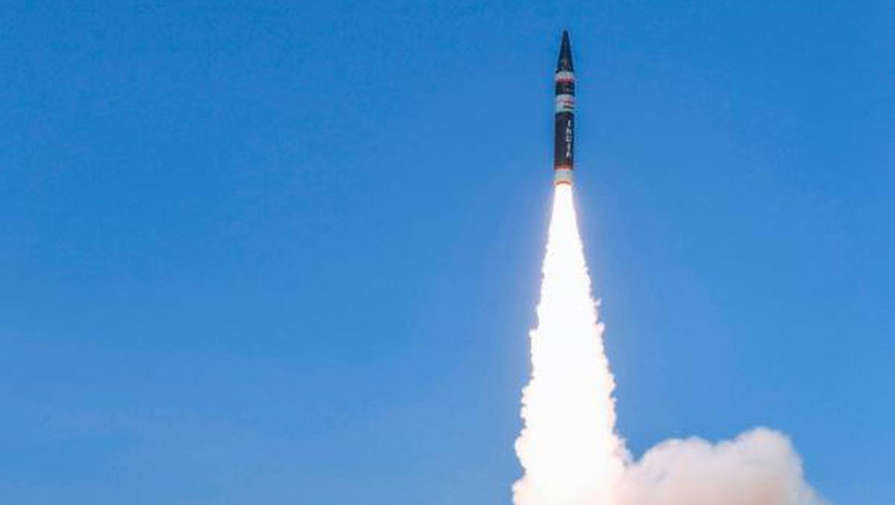 Индия запустила баллистическую ракету средней дальности
