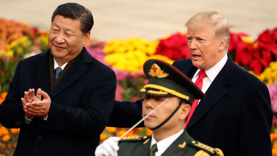Председатель КНР Си Цзиньпин и президент США Дональд Трамп во время встречи в Пекине, ноябрь 2017 года