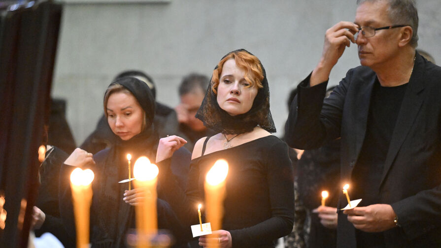 Дочь расплакалась у гроба звезды А зори здесь тихие: Ты борец по жизни