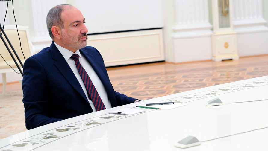 Премьер-министр Армении Никол Пашинян во время трехсторонних переговоров по&nbsp;поводу ситуации в&nbsp;Нагорном Карабахе, 11 января 2021 года