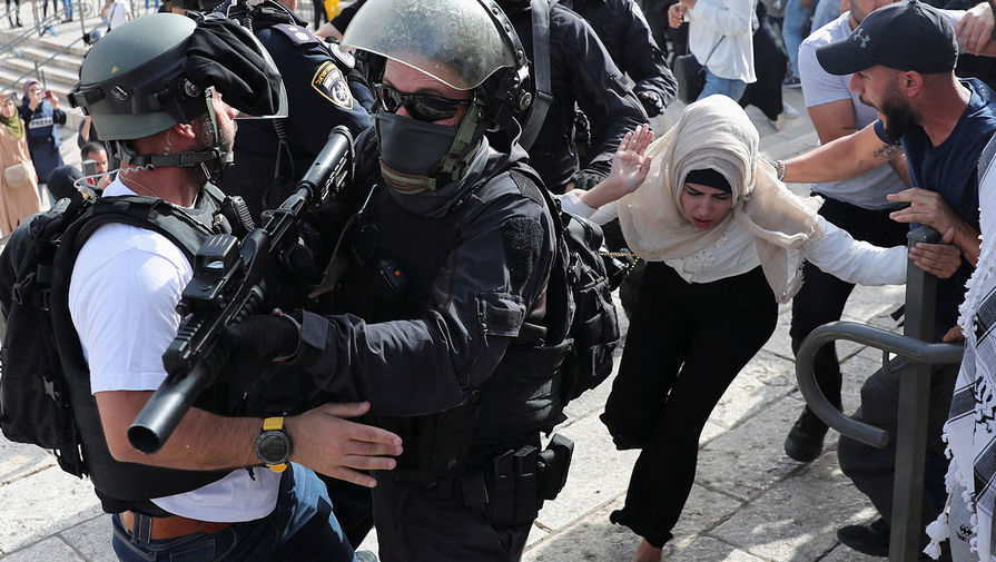 В Иерусалиме палестинец напал на полицейского