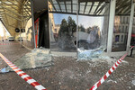 Разбитые витрины торгового центра в Париже, Франция, 30 июня 2023 года
