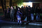 На месте взрыва в многоэтажном доме на улице Генерала Тюленева в Москве, 4 мая 2025 года

