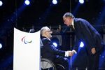 Президент Международного паралимпийского комитета сэр Филипп Крейвен и глава оргкомитета «Рио-2016» Карлос Артур Нузман на церемонии закрытия Игр