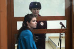 Бывшая студентка МГУ Александра Иванова (Варвара Караулова) в Московском окружном военном суде, 22 декабря 2016 года