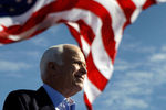 Кандидат в президенты США от Республиканской партии Джон Маккейн во время мероприятия кампании в Тампе, штат Флорида, 2008 год